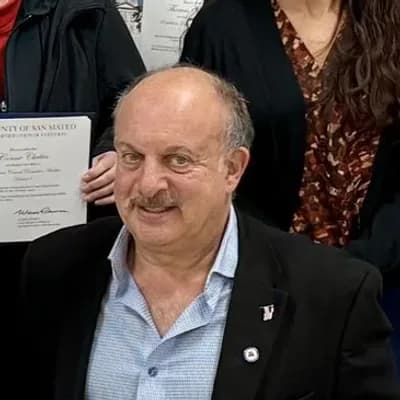 Profile picture of Charles Hoelter