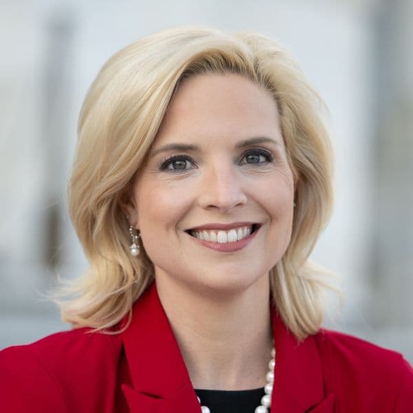 Profile picture of Ashley Arenholz