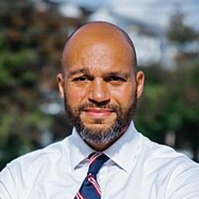 Profile picture of Robert White Jr.